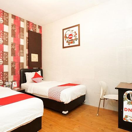 Oyo 425 Mojokerto Guesthouse Exterior foto
